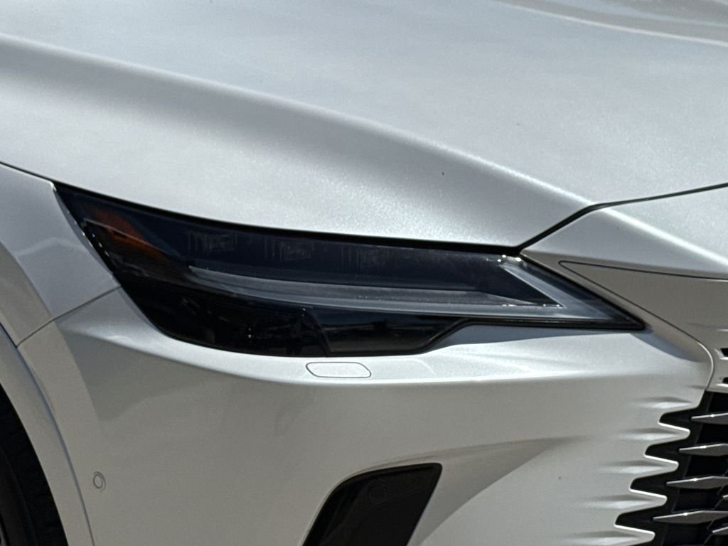 Used 2024 White Lexus 350h Luxury image 4