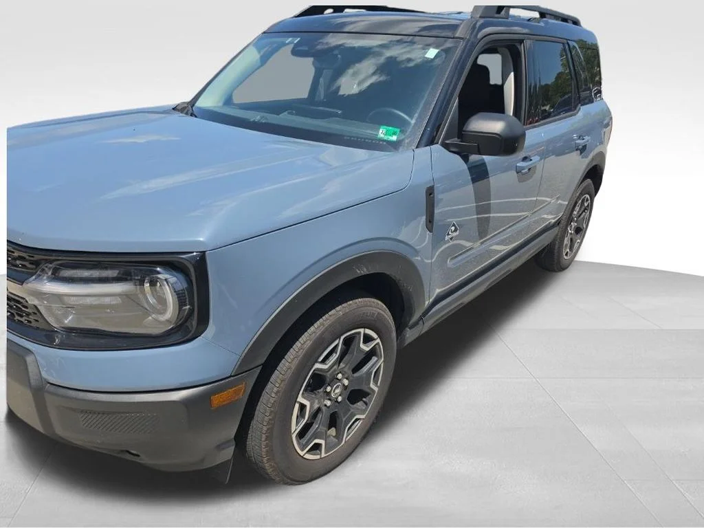 Used 2025 Gray Ford Outer Banks image 2