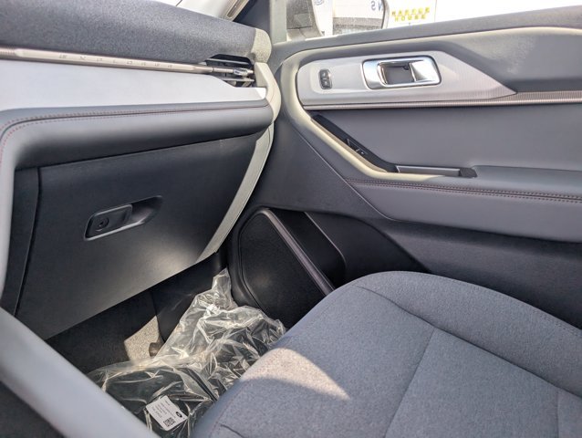 New 2026 Space White Metallic Ford Active image 31
