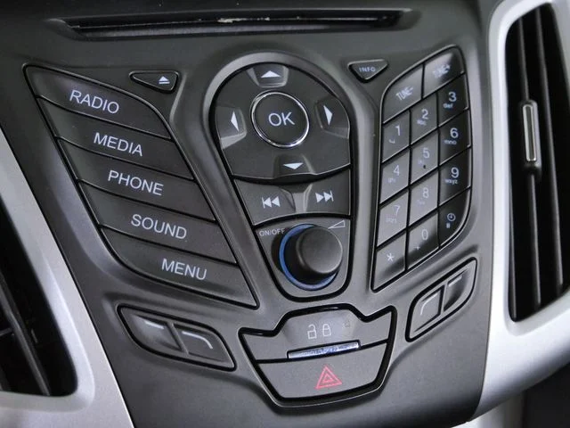 Used 2013  Ford SE image 30