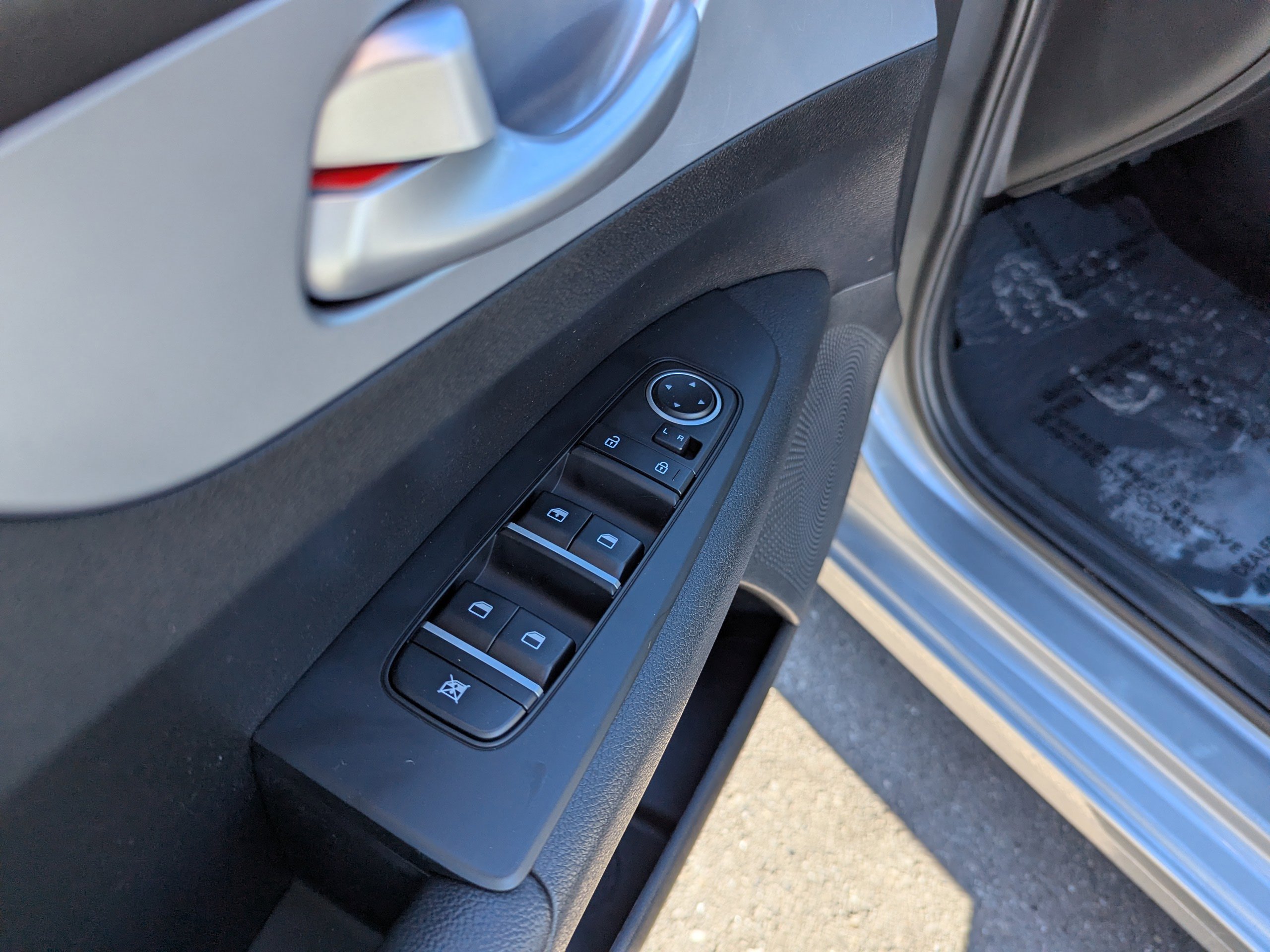 2023 Kia Forte LXS - Photo 11