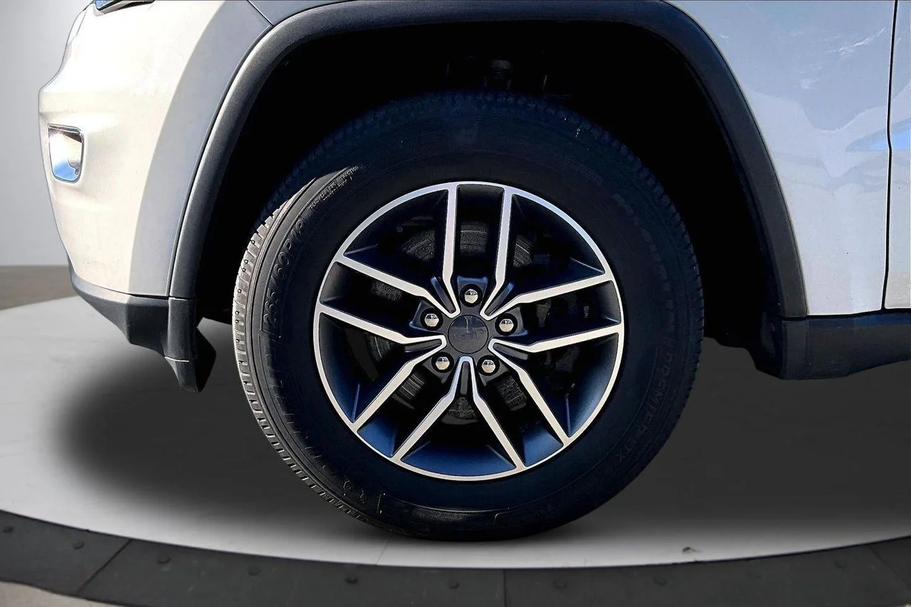 Certified Used 2022 White Jeep Limited image 33