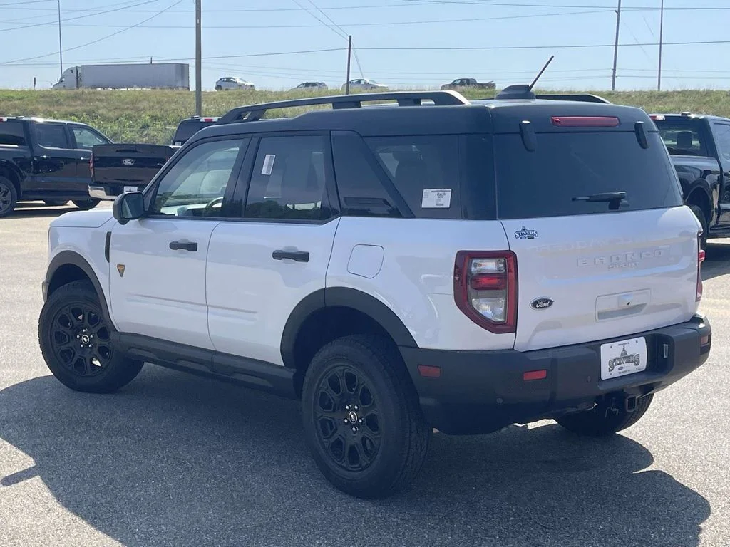 New 2025 Oxford White Ford Badlands® image 5