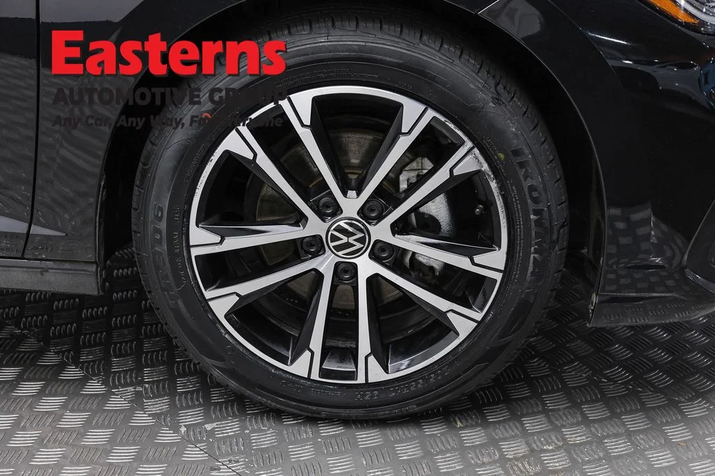 Used 2025 Black Volkswagen 1.5T Sport image 30