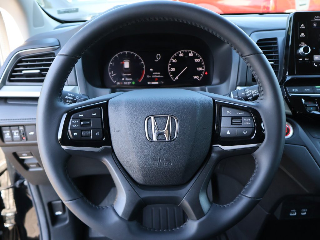 Used 2025  Honda EX-L image 29