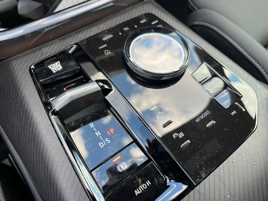 New 2026 Mineral White Metallic BMW 30 xDrive image 17