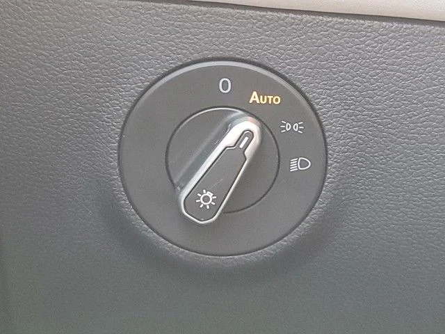 2025 Volkswagen Taos SE - Photo 34