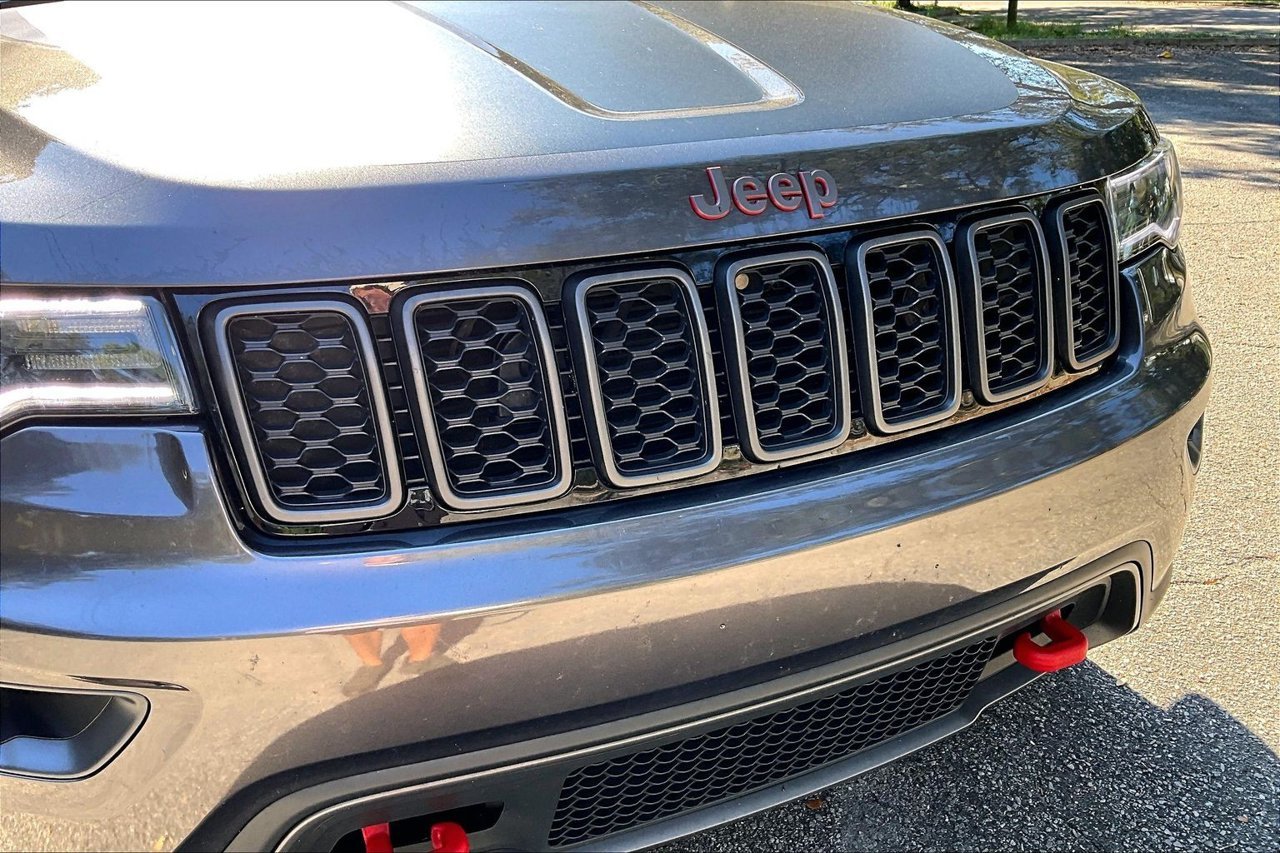 Used 2019 Gray Jeep Trailhawk image 33