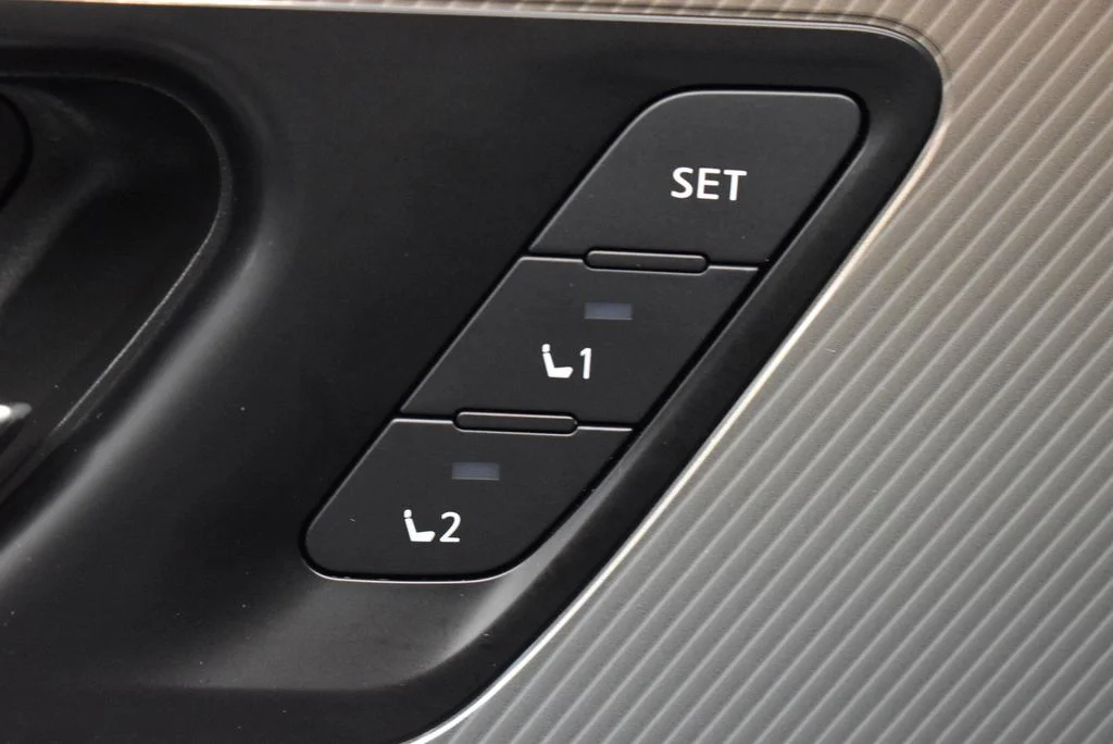 Used 2026 White Nissan Platinum image 13