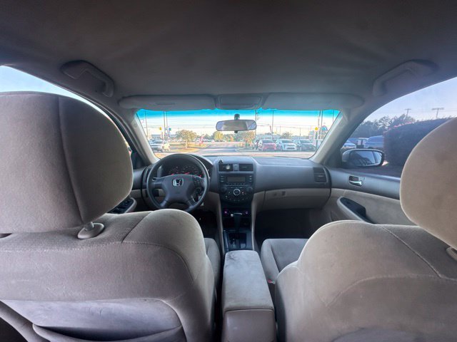 Used 2005 White Honda LX image 18