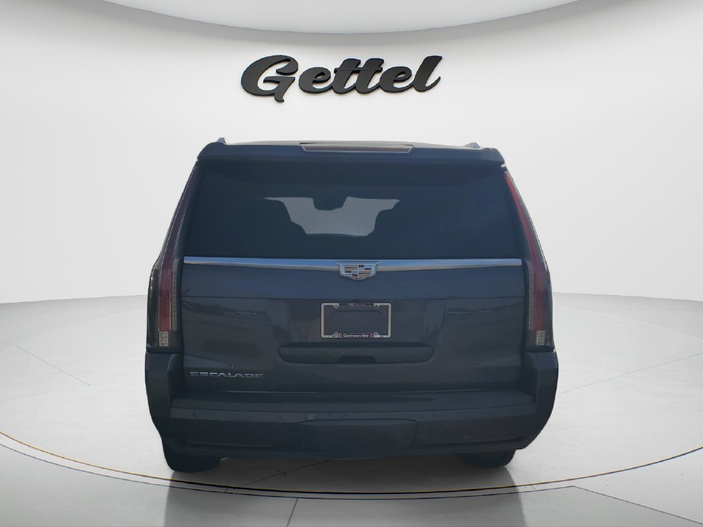 Used 2016 DARK GRANITE METALLIC Cadillac Luxury Collection image 4