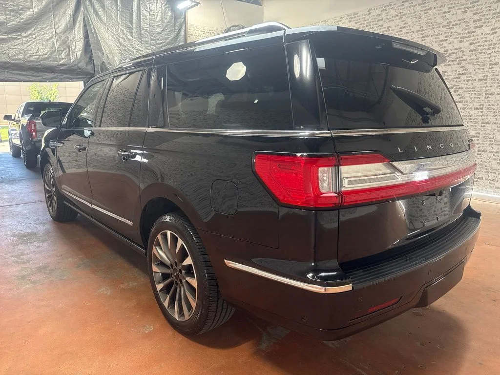 Used 2021 Infinite Black Lincoln Reserve image 5
