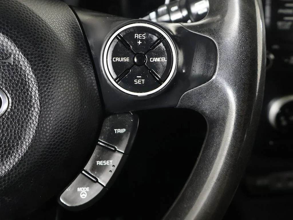 Used 2014 Green Kia Base image 32
