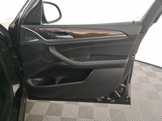 Used 2023 Black BMW xDrive30i image 27
