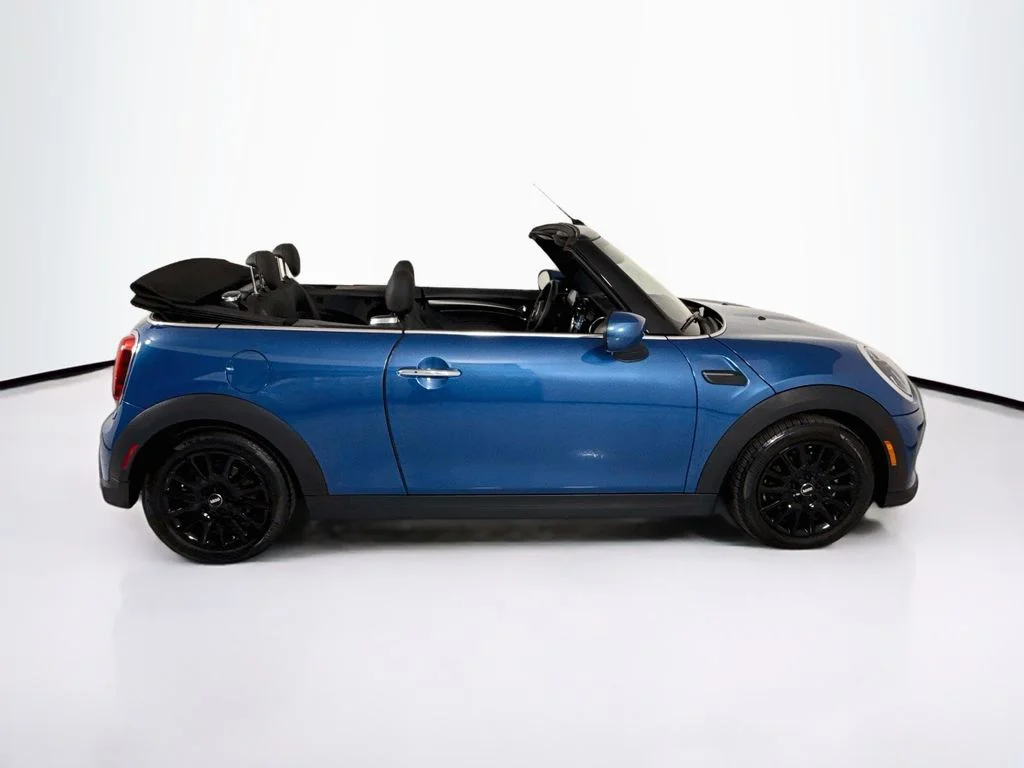 Certified Used 2024 Island Blue metallic MINI  image 4