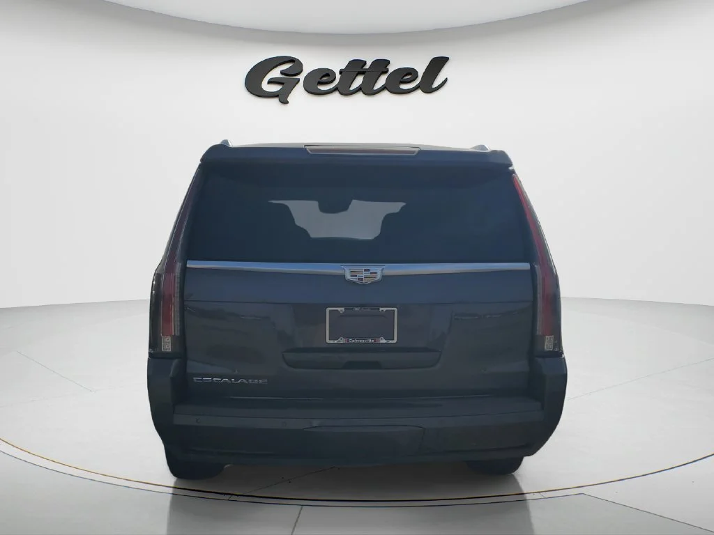 Used 2016 DARK GRANITE METALLIC Cadillac Luxury Collection image 4