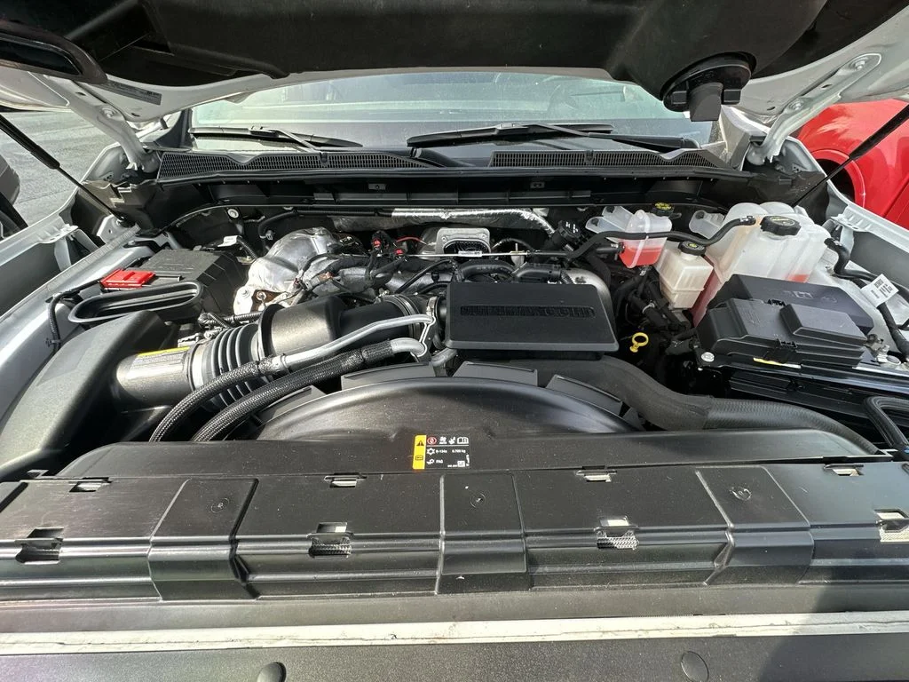 Used 2024 White GMC Denali image 25