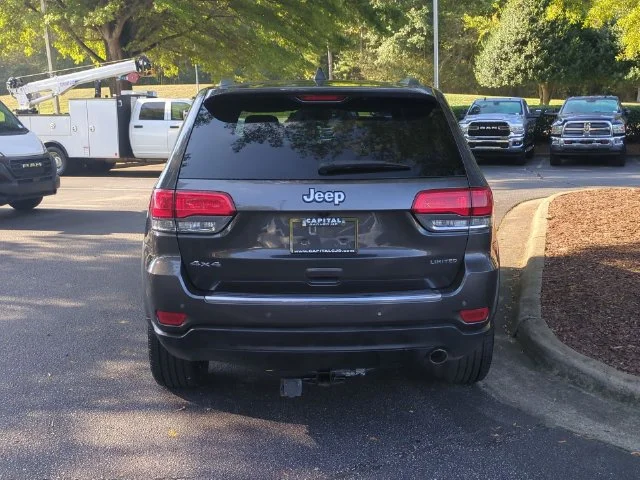 Used 2019 Gray Jeep Limited image 4