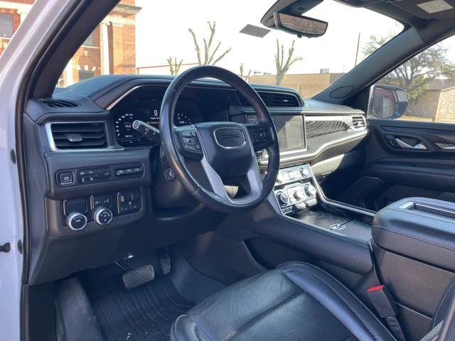 Used 2022 White GMC Denali image 12