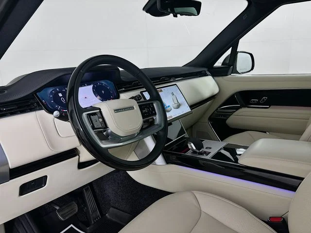 Certified Used 2025 Santorini Black Land Rover SE image 9