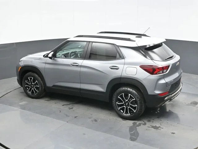 Used 2023 Gray Chevrolet ACTIV image 11
