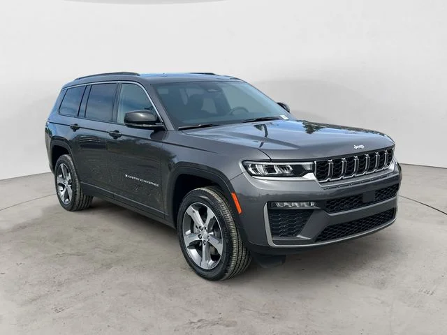 New 2026 Baltic Gray Metallic Clear-Coat Exterior Paint Jeep Limited image 7