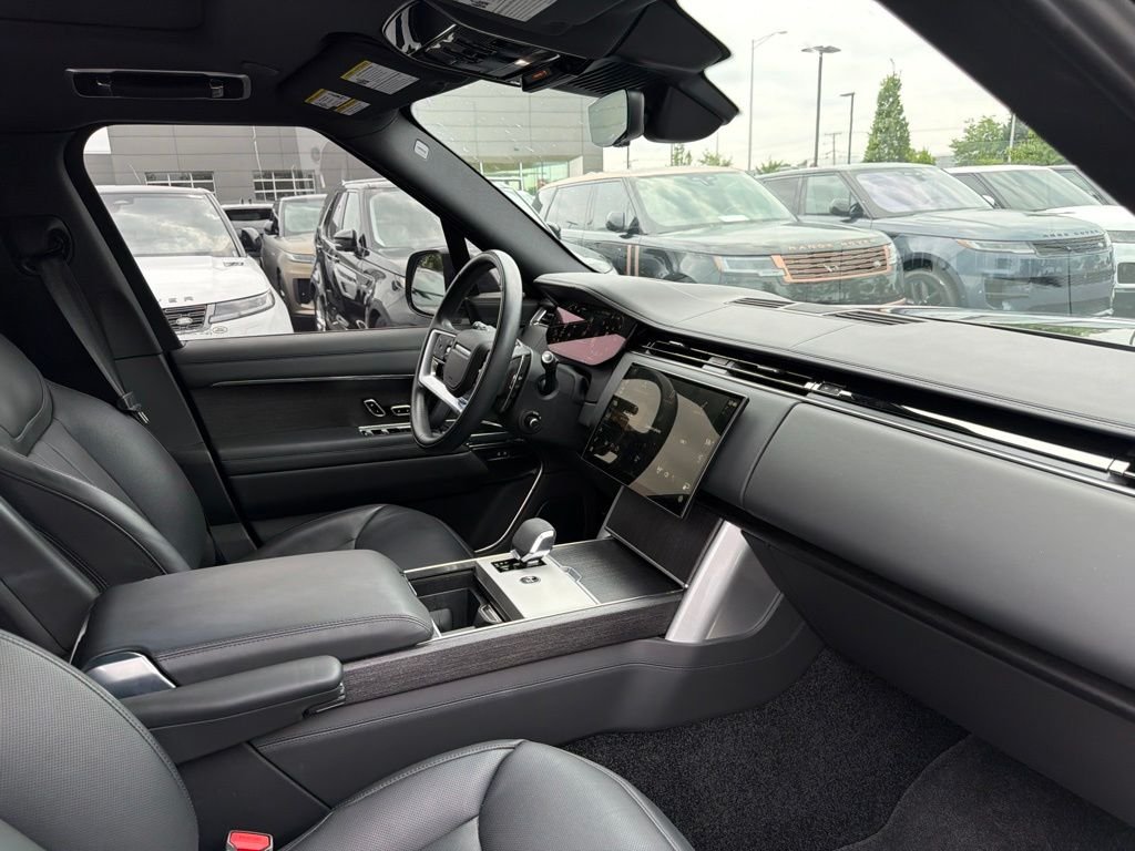 Used 2024 Gray Land Rover SE image 12
