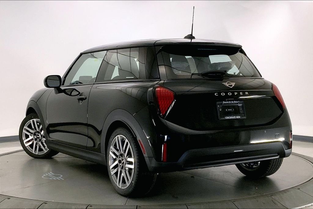 New 2026 Midnight Black II Metallic MINI Signature Plus image 2