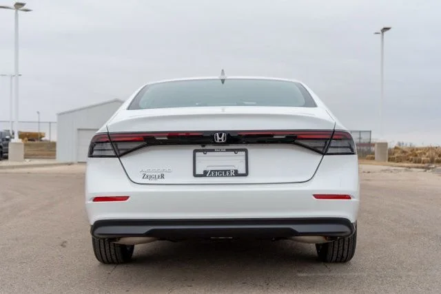 Used 2024  Honda LX image 6
