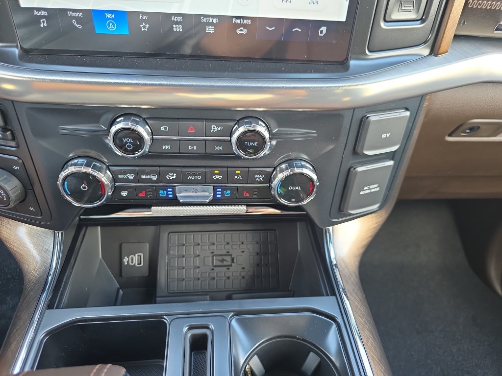 New 2026 Carbonized Gray Metallic Ford King Ranch® image 28