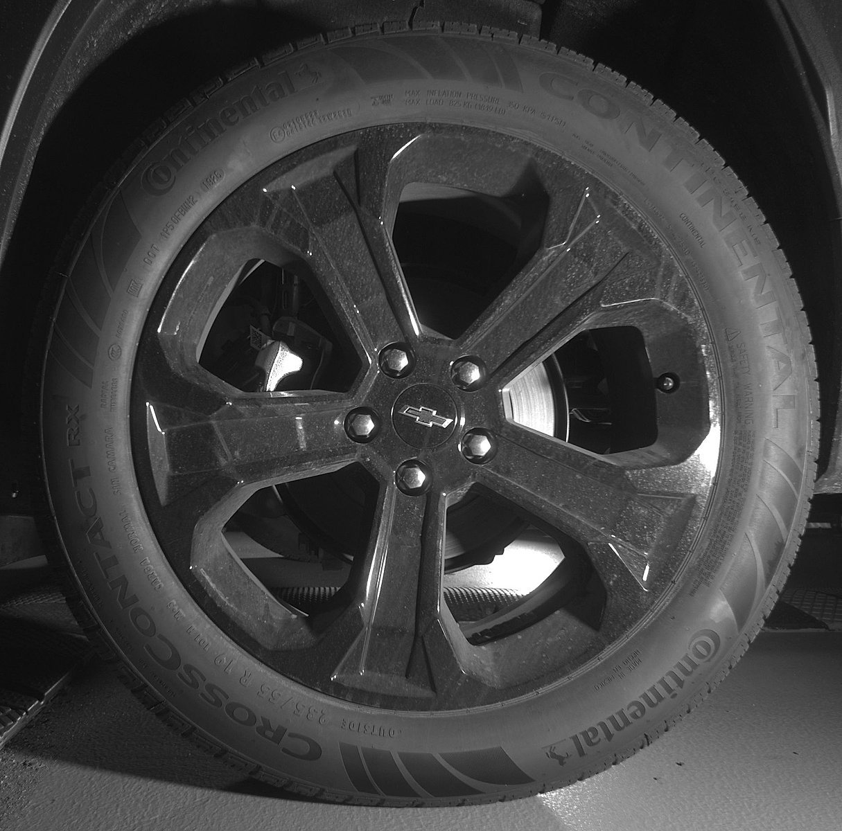 New 2027 Summit White Chevrolet LT image 39