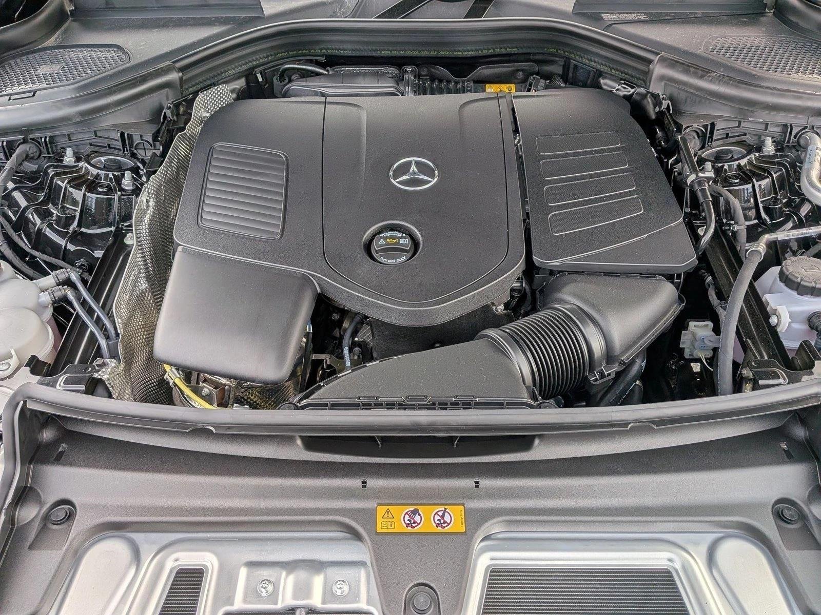 New 2026 Obsidian Black Metallic Mercedes-Benz GLC300 image 17