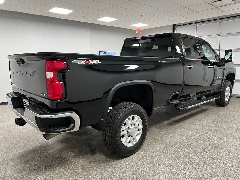 2022 Chevrolet Silverado 3500HD LTZ - Photo 14