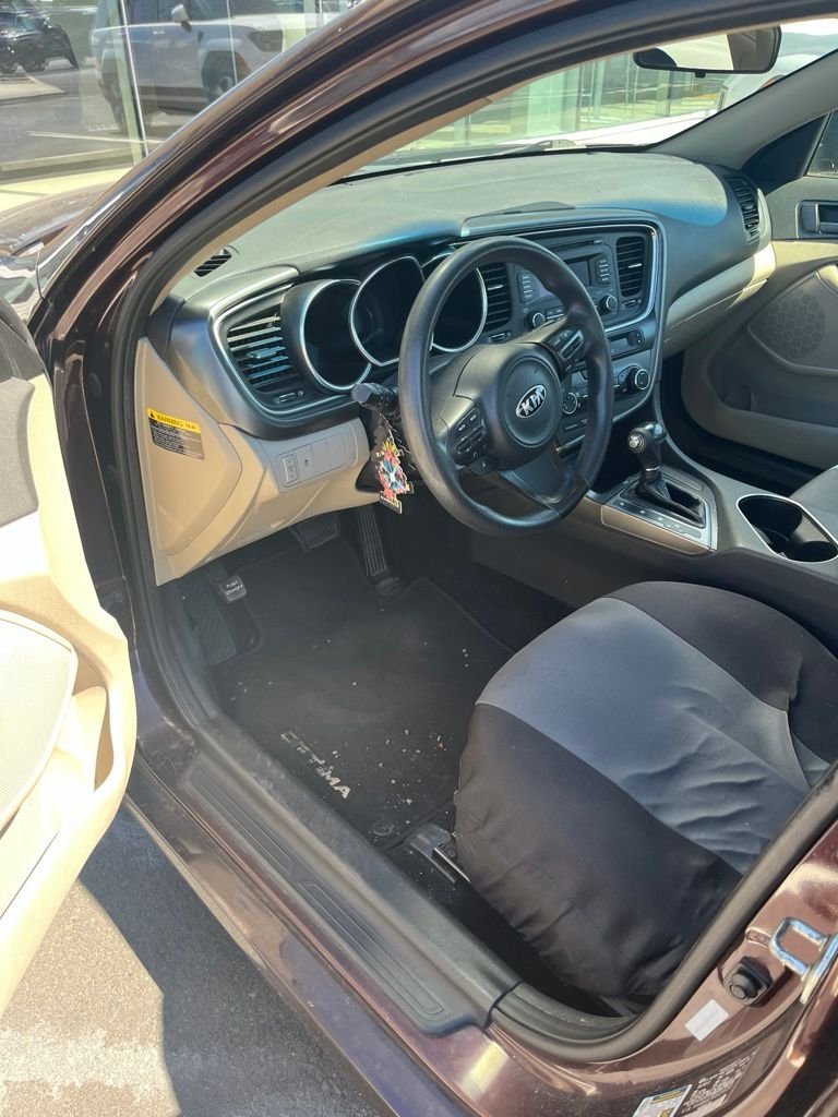 Used 2014 Red Kia LX image 9