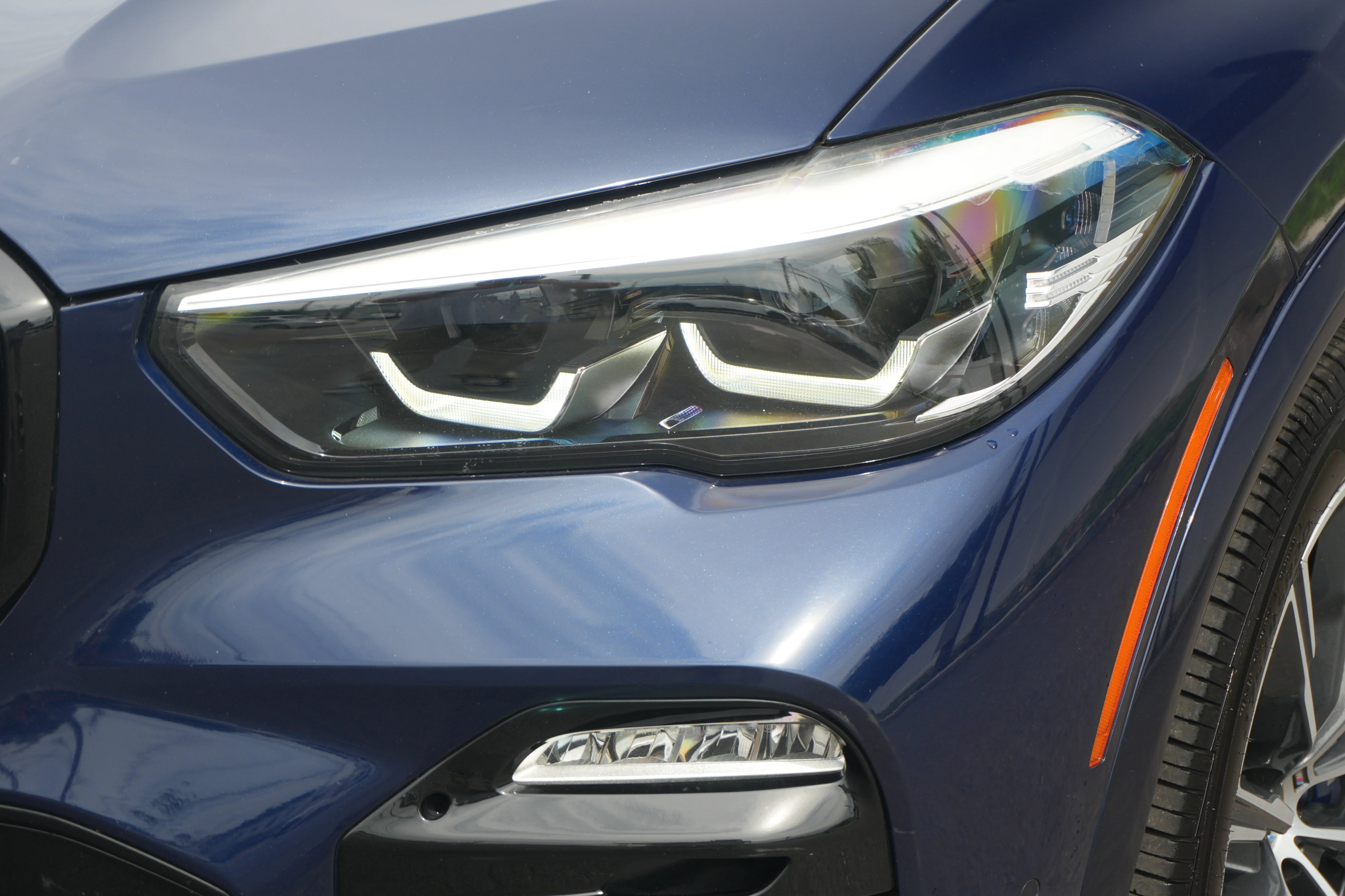 Used 2019 Tanzanite Blue II Metallic BMW xDrive40i image 12