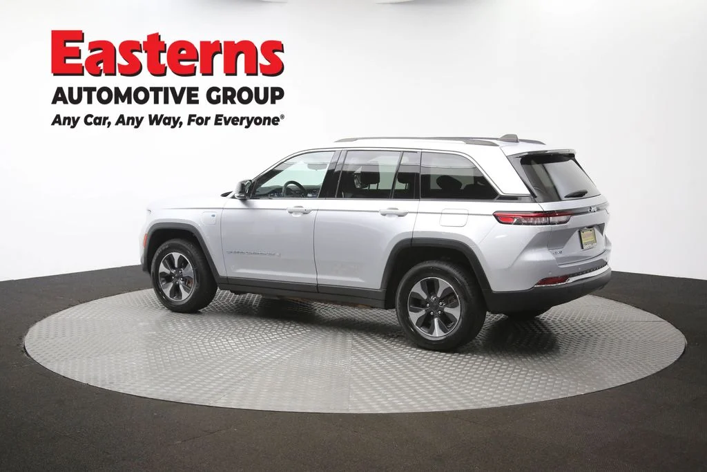 Used 2022 Silver Jeep 4xe image 66