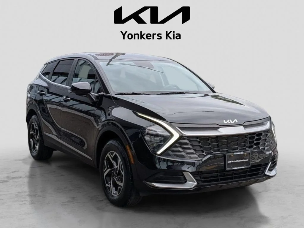 Used 2023 Black Kia LX image 4