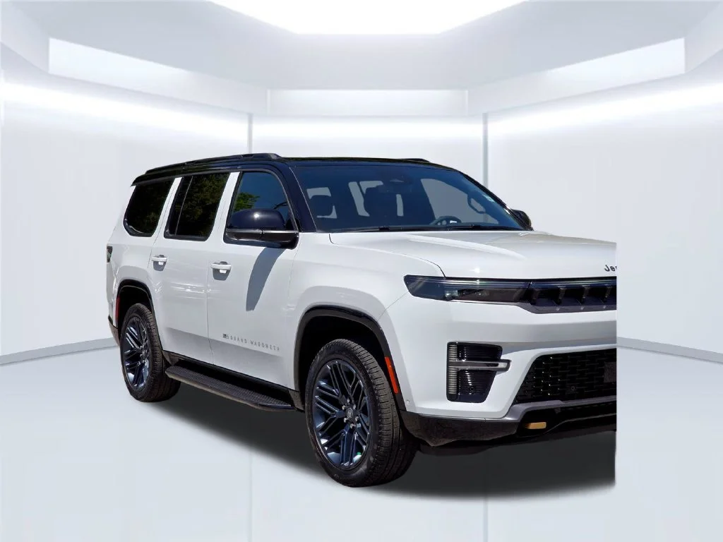 New 2026 White Jeep  image 39