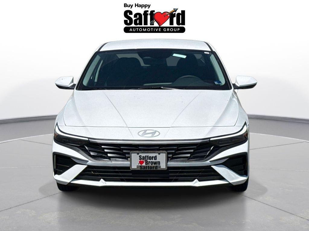 New 2026 White Hyundai SE image 6