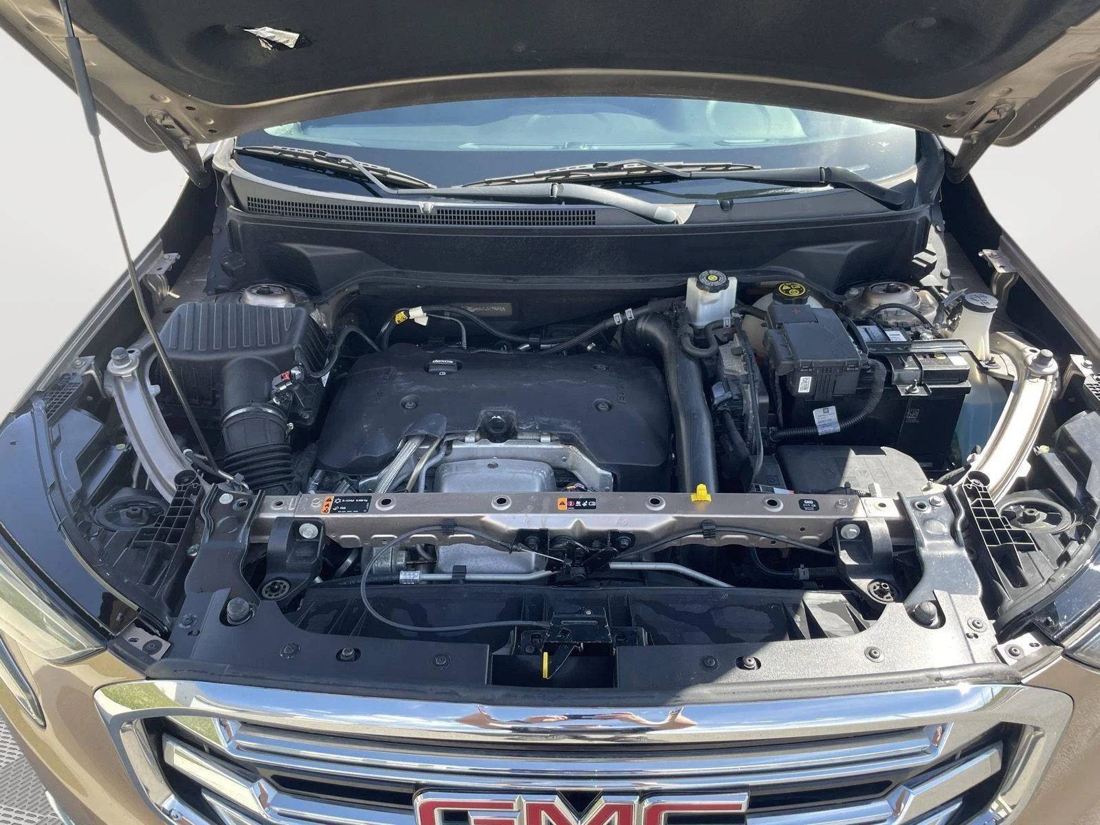 Used 2018 Coppertino Metallic GMC SLT image 16