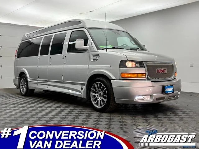 2019 GMC Savana 2500 Ext WB's photo