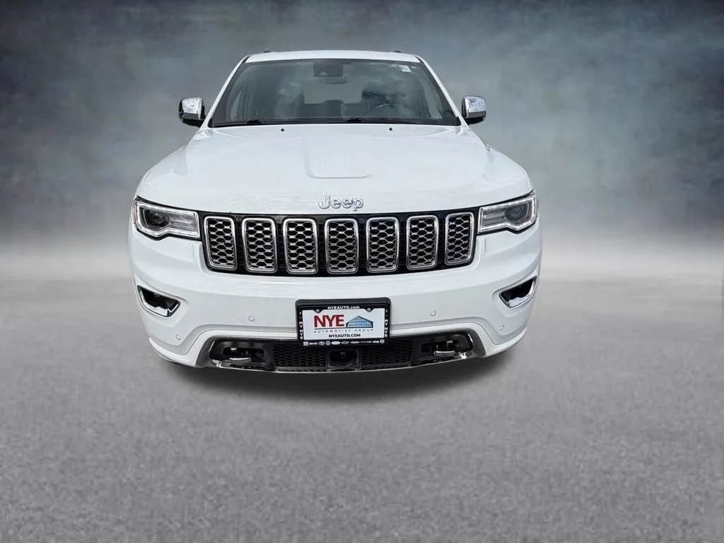 Used 2017 Bright White Clea Jeep Overland image 9