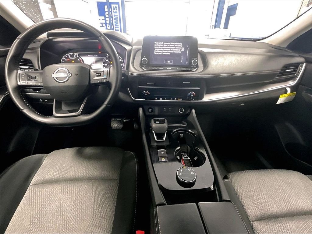 Used 2025 Silver Nissan SV image 21