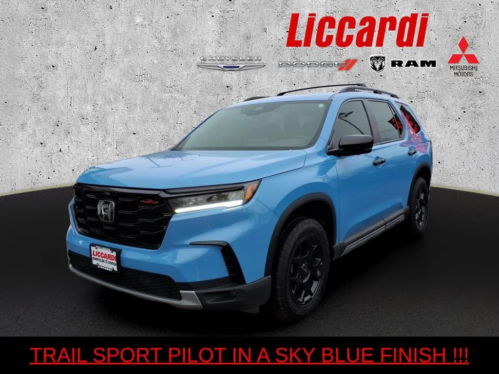 Used 2024 Blue Honda TrailSport image 3