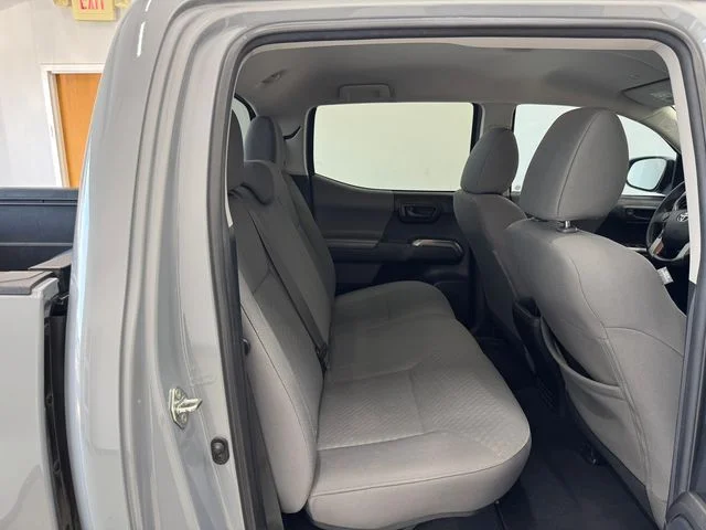 Used 2020 Cement Toyota SR5 image 19