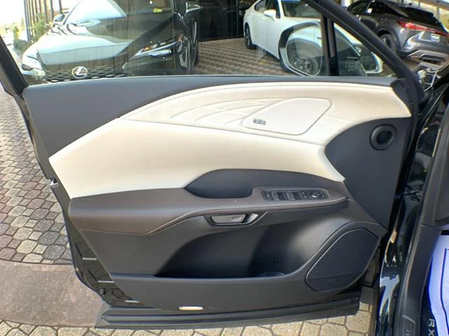 2026 Lexus RX PHEV 450h+ - Photo 13