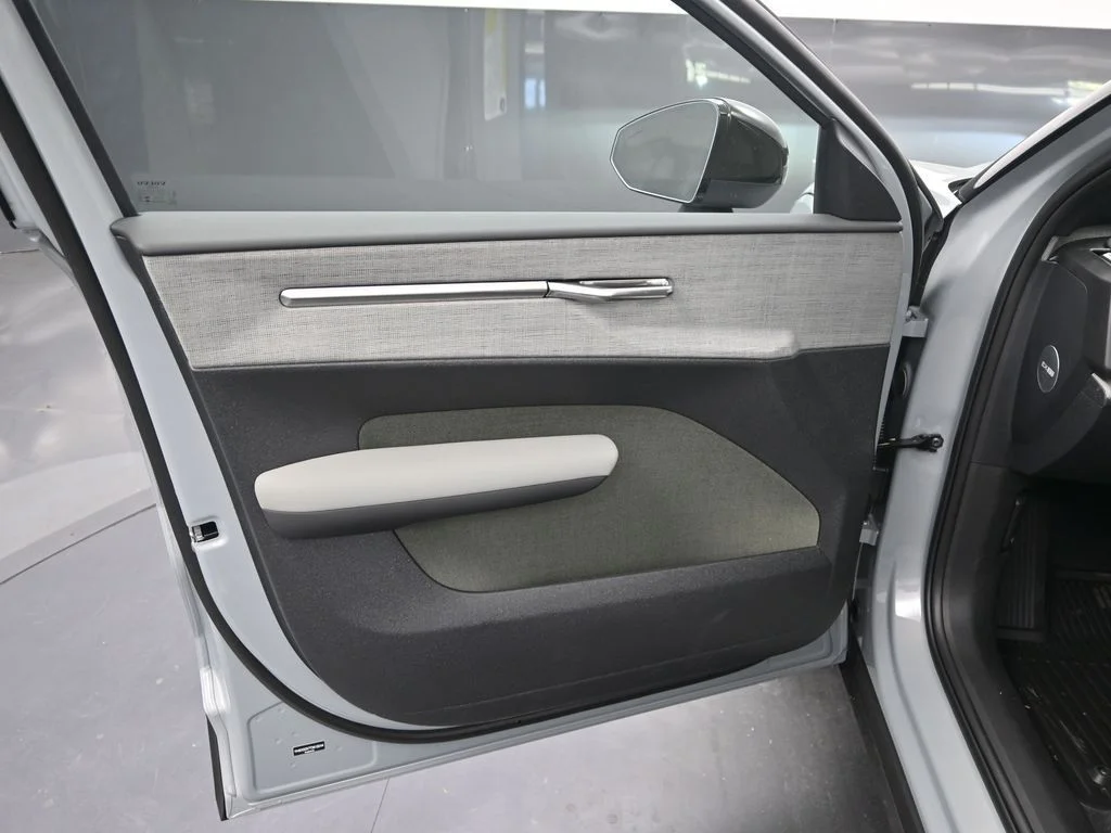 New 2026 Vapour Grey Volvo Twin Motor Performance Plus image 12