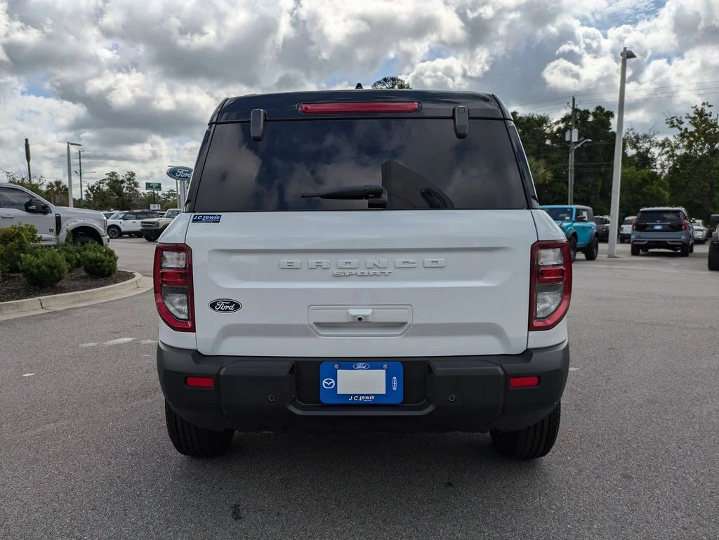 New 2026 Oxford White Ford Outer Banks image 5