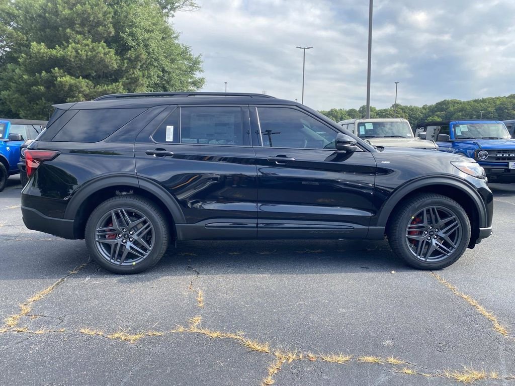 New 2026 Agate Black Metallic Ford ST-Line image 2