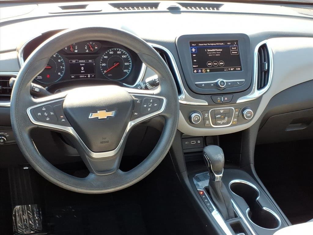 2022 Chevrolet Equinox LS photo 3
